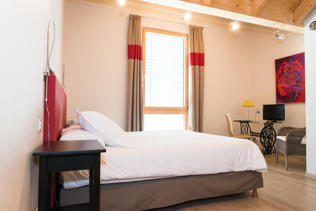 Ame De La Terre Bed & Breakfast Ruffey-lès-Échirey Rom bilde