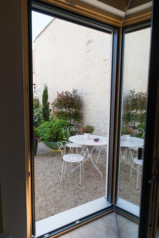 Ame De La Terre Bed & Breakfast Ruffey-lès-Échirey Rom bilde